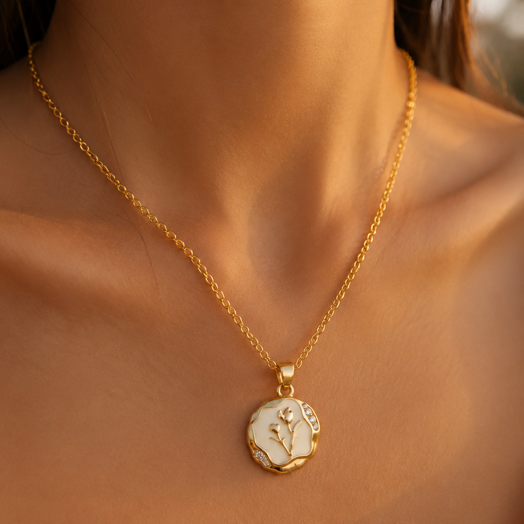 Lira Pendent neckace
