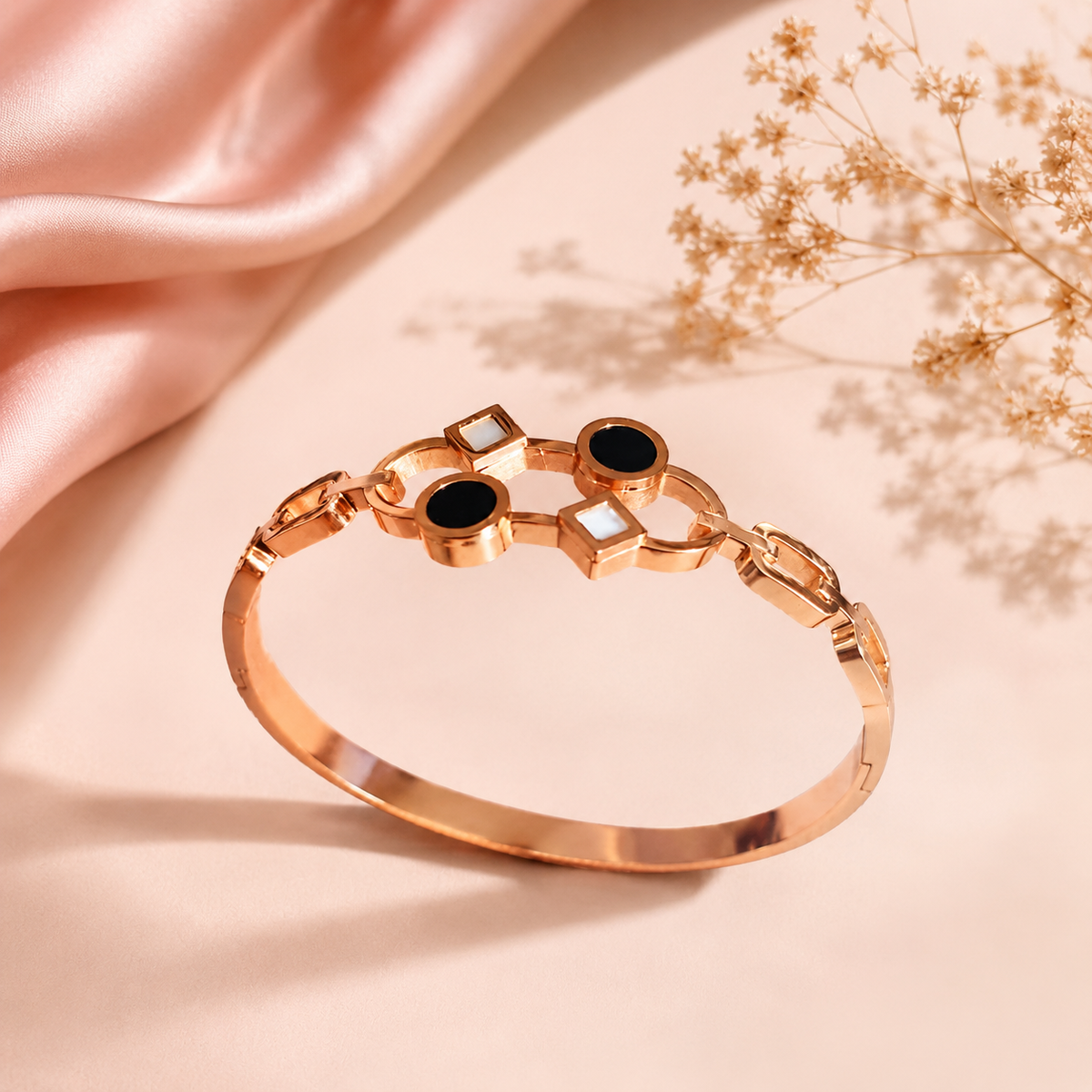 Trendy Minimalistic Bracelet for daily or office wear