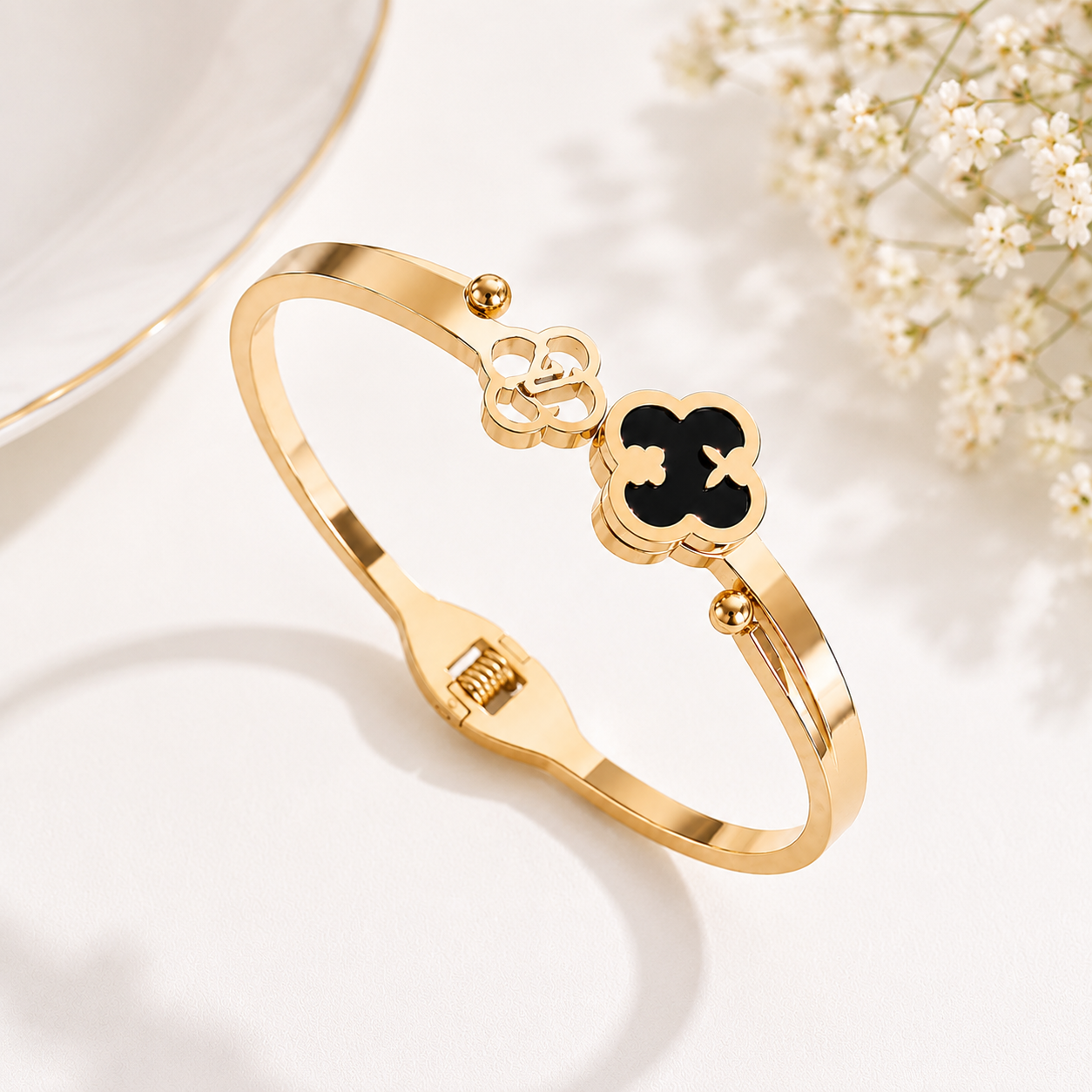 Trendy Black Clover bracelet