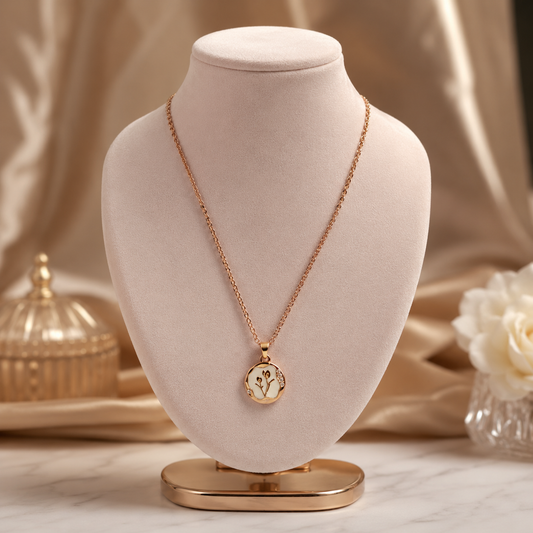 Lira Pendent neckace