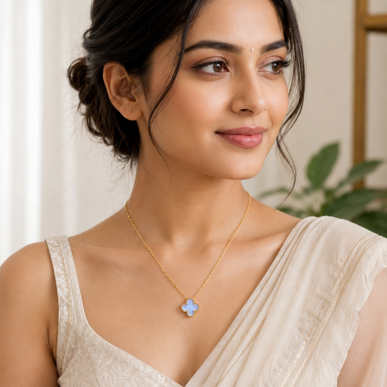 White Clover Pendent necklace for Everyday